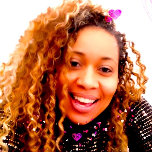 Meet your Posher, Quiana - Picture 2 of 2